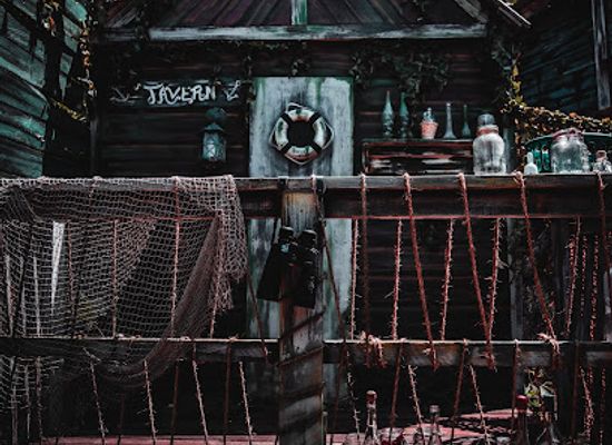 north-carolina/hickory/attraction/lake-hickory-haunts