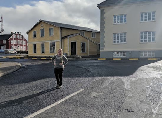 iceland/stykkisholmur/attraction/walter-mitty-bar-movie-location