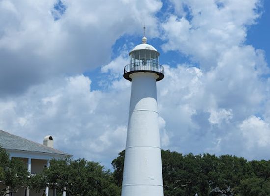 mississippi/the-red-clay-hills/attraction/biloxi-lighthouse