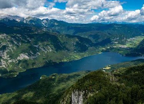 slovenia/kranjska-gora/attraction/lake-bohinj