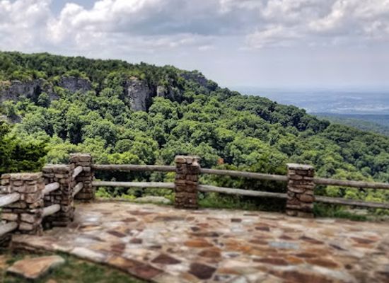 arkansas/mount-magazine-state-park/attraction/high-point-trailhead
