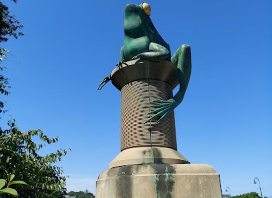 connecticut/windham-county/attraction/frog-bridge
