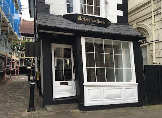 united-kingdom/london/attraction/the-crooked-house-of-windsor