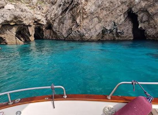 italy/capri/attraction/gianni-s-boat