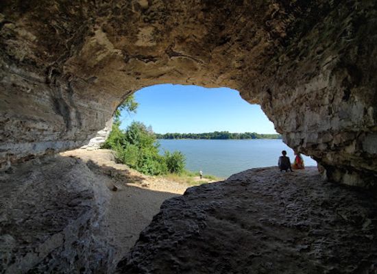 illinois/shawnee-national-forest/attraction/cave-in-rock-state-park