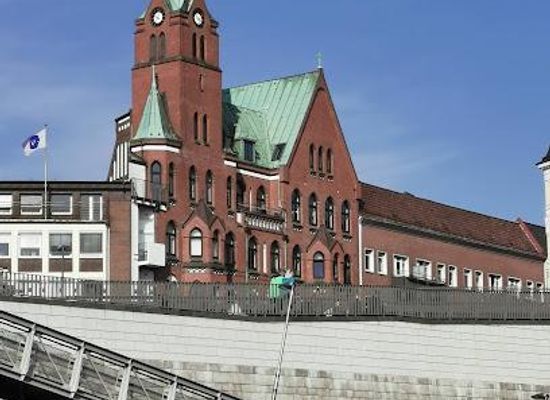 germany/hamburg/attraction/swedish-gustav-adolf-church
