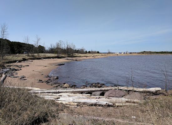 wisconsin/lake-superior-lowland/attraction/wisconsin-point-lighthouse