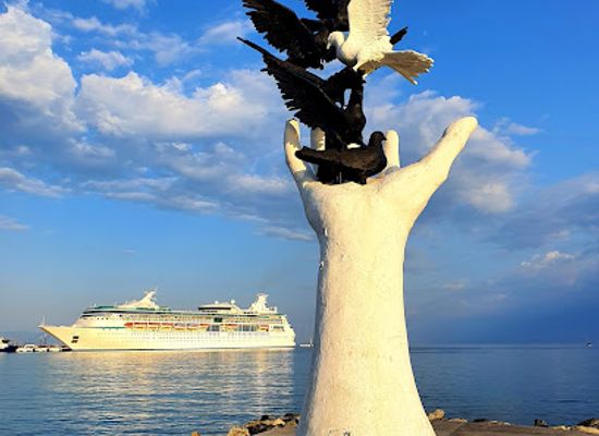 turkiye/aegean-region/attraction/el-heykeli