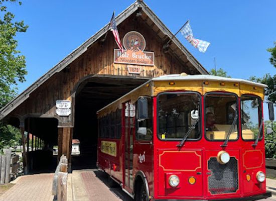 michigan/frankenmuth/attraction/golden-ticket-trolley