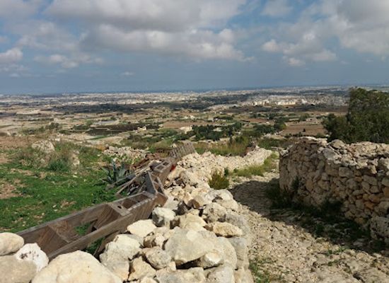 malta/fawwara-area/attraction/laferla-cross