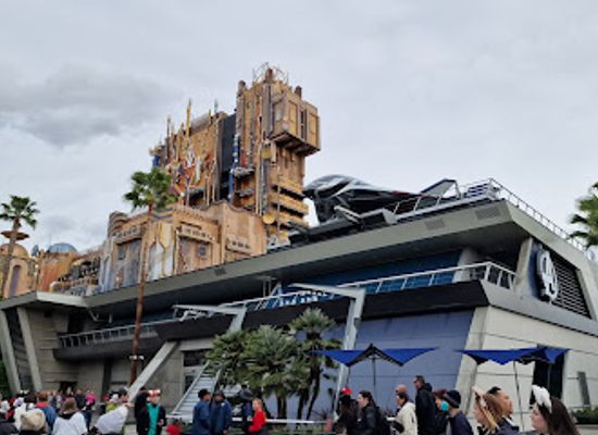 california/anaheim/attraction/avengers-headquarters