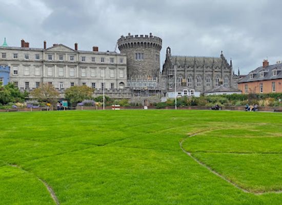 ireland/dublin/dublin-castle/attraction/dubh-linn-garden