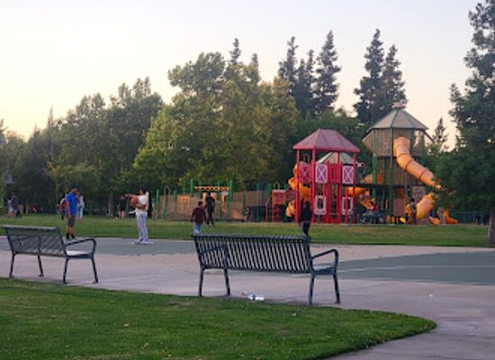 california/manteca/attraction/woodward-community-park