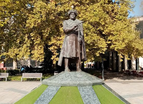 hungary/tatabanya/attraction/arpad-ter
