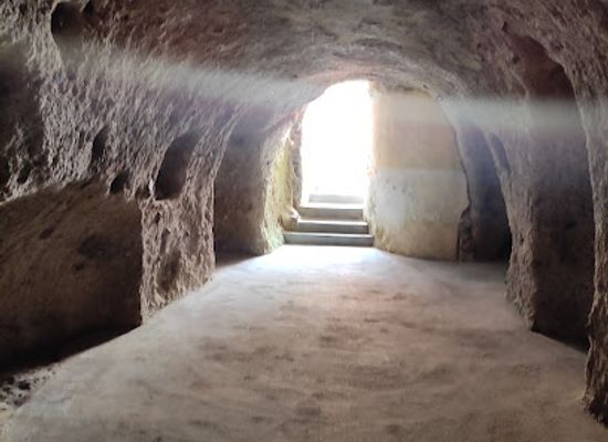 greece/santorini/attraction/underground-caves