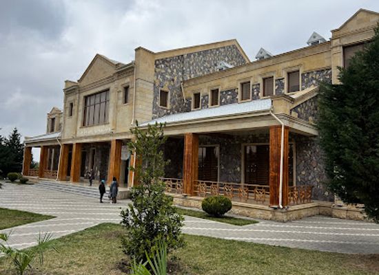 azerbaijan/lesser-caucasus/attraction/heydr-liyev-parki