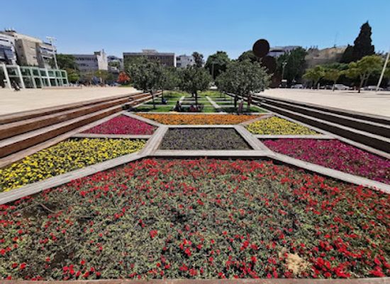 israel/central-district/attraction/habima-square
