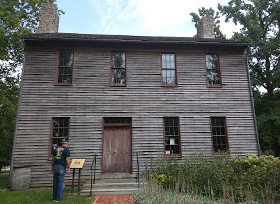 illinois/northern-illinois/attraction/postville-courthouse-state-historic-site