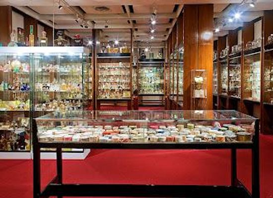 spain/barcelona/attraction/perfume-museum