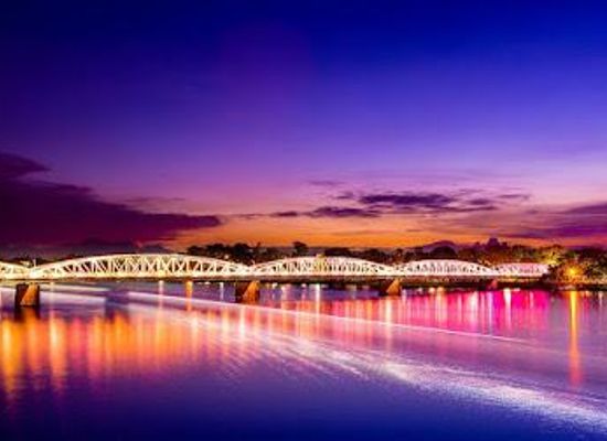 vietnam/hue/attraction/nguyen-dinh-chieu-walking-street