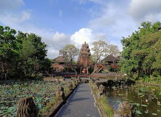 indonesia/bali/attraction/pura-taman-kemuda-saraswati