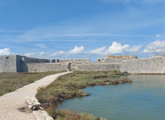 albania/ksamil-region/attraction/ali-pasha-s-castle