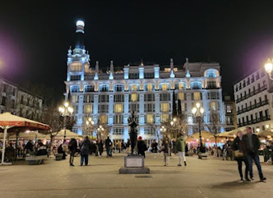 spain/madrid/chueca/attraction/plaza-de-santa-ana