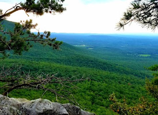 virginia/historic-triangle/attraction/hanging-rock-state-park