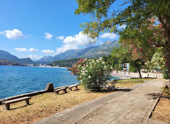 montenegro/bar/attraction/beach-gold-openly