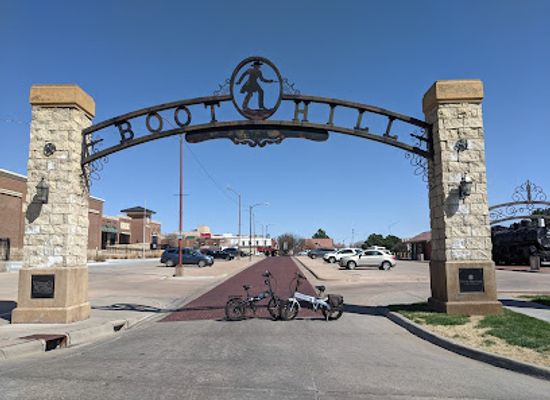 kansas/high-plains/attraction/boot-hill-museum