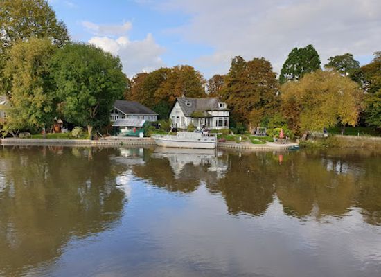 united-kingdom/surrey/attraction/lammas-recreation-ground