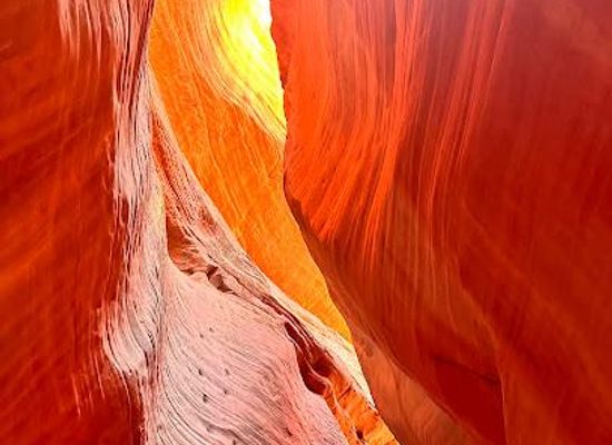 arkansas/springdale/attraction/red-canyon-slot-peekaboo-kanab
