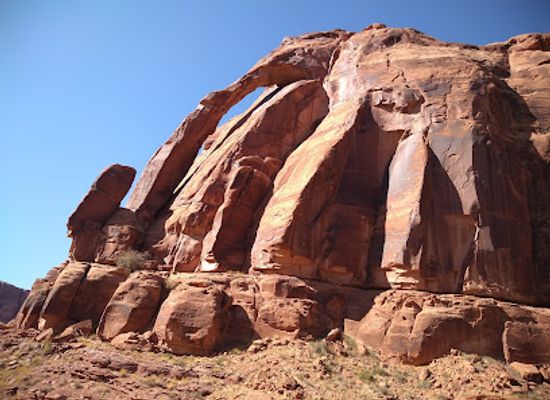 utah/book-cliffs/attraction/jug-handle-arch