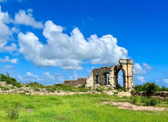 antigua-and-barbuda/nelson-s-dockyard/attraction/jones-valley-trail