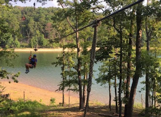oklahoma/beavers-bend-state-park/attraction/rugaru-adventures-ziplining-tour