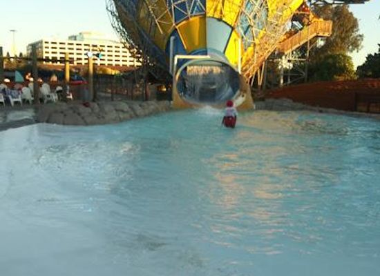 new-hampshire/concord/attraction/six-flags-hurricane-harbor-concord