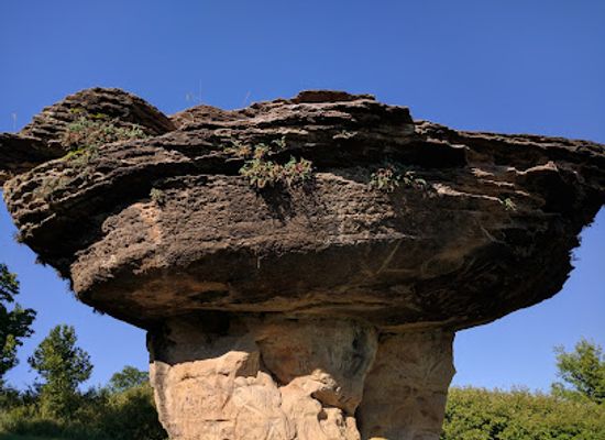 kansas/smoky-hills/attraction/mushroom-rock-state-park