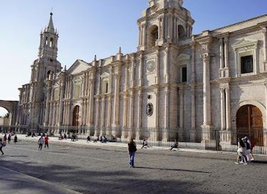 peru/arequipa/attraction/basilica-cathedral-of-arequipa
