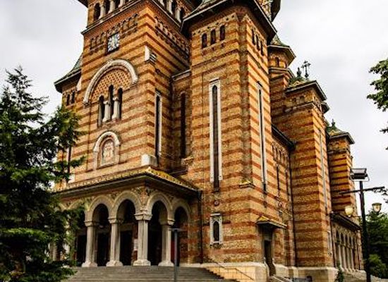 romania/arad/attraction/three-holy-hierarchs-metropolitan-cathedral