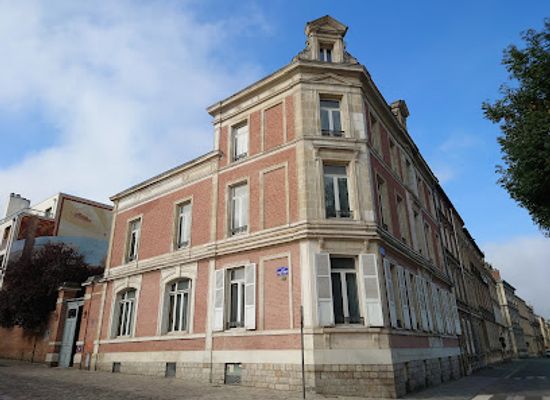 france/amiens/quartier-henriville/attraction/jules-verne-house
