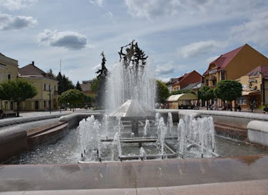 slovakia/zemplin/attraction/fontana-lasky-so-sochou-jar-na-zempline
