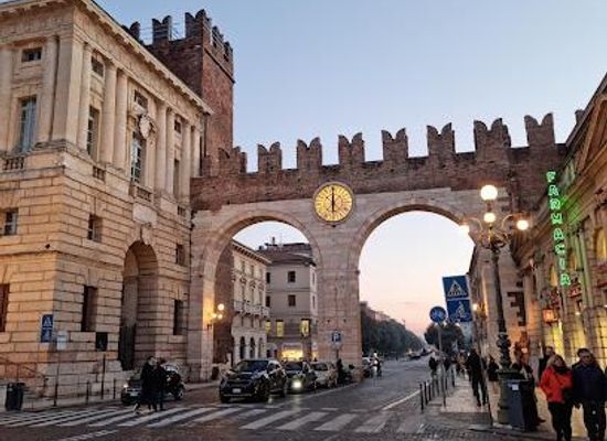 italy/verona/attraction/i-portoni-della-bra