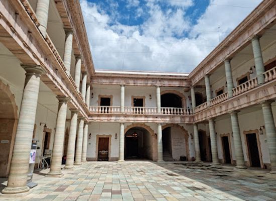 mexico/guanajuato/guanajuato-historic-center/attraction/alhondiga-de-granaditas-regional-museum