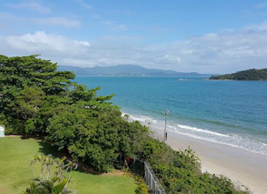 brazil/florianopolis/canasvieiras/attraction/praia-de-canasvieiras