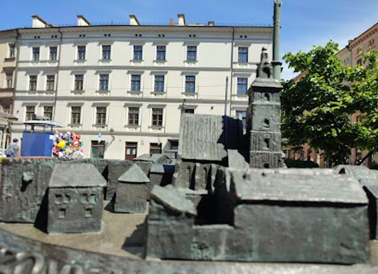 poland/krakow/kazimierz/attraction/plac-wszystkich-swietych