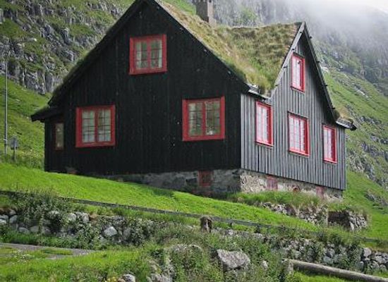faroe-islands/miovagur/attraction/kirkjubour