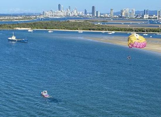 australia/outback/attraction/gc-jet-boat-parasail-surfers-paradise-jet-boating-and-parasailing-gold-coast