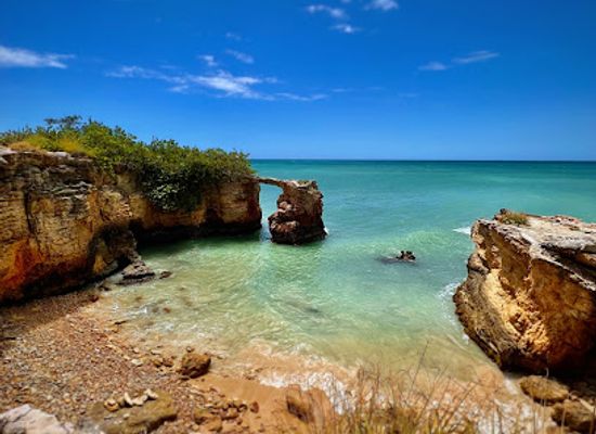 puerto-rico/big-island/attraction/puente-de-piedra-beach