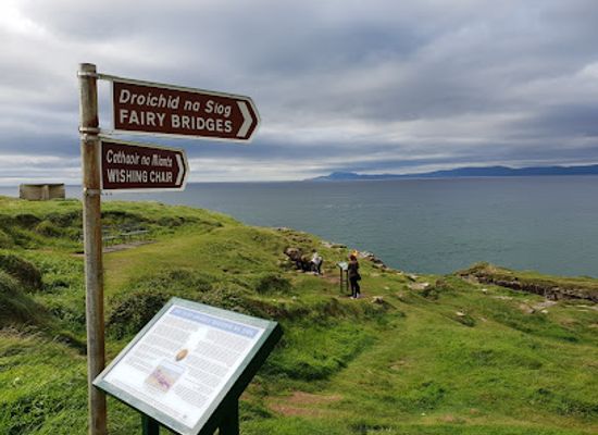 ireland/slieve-league/attraction/fairy-bridges