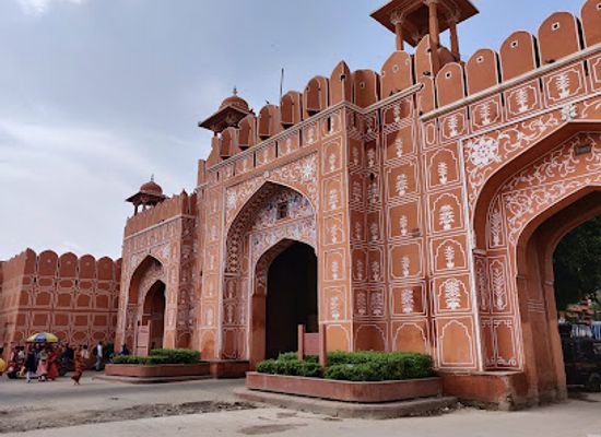 india/jaipur/hawa-mahal/attraction/ajmeri-gate
